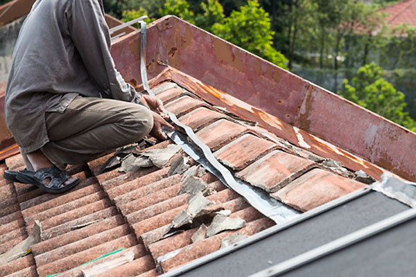 Montaż dachówek ceramicznych